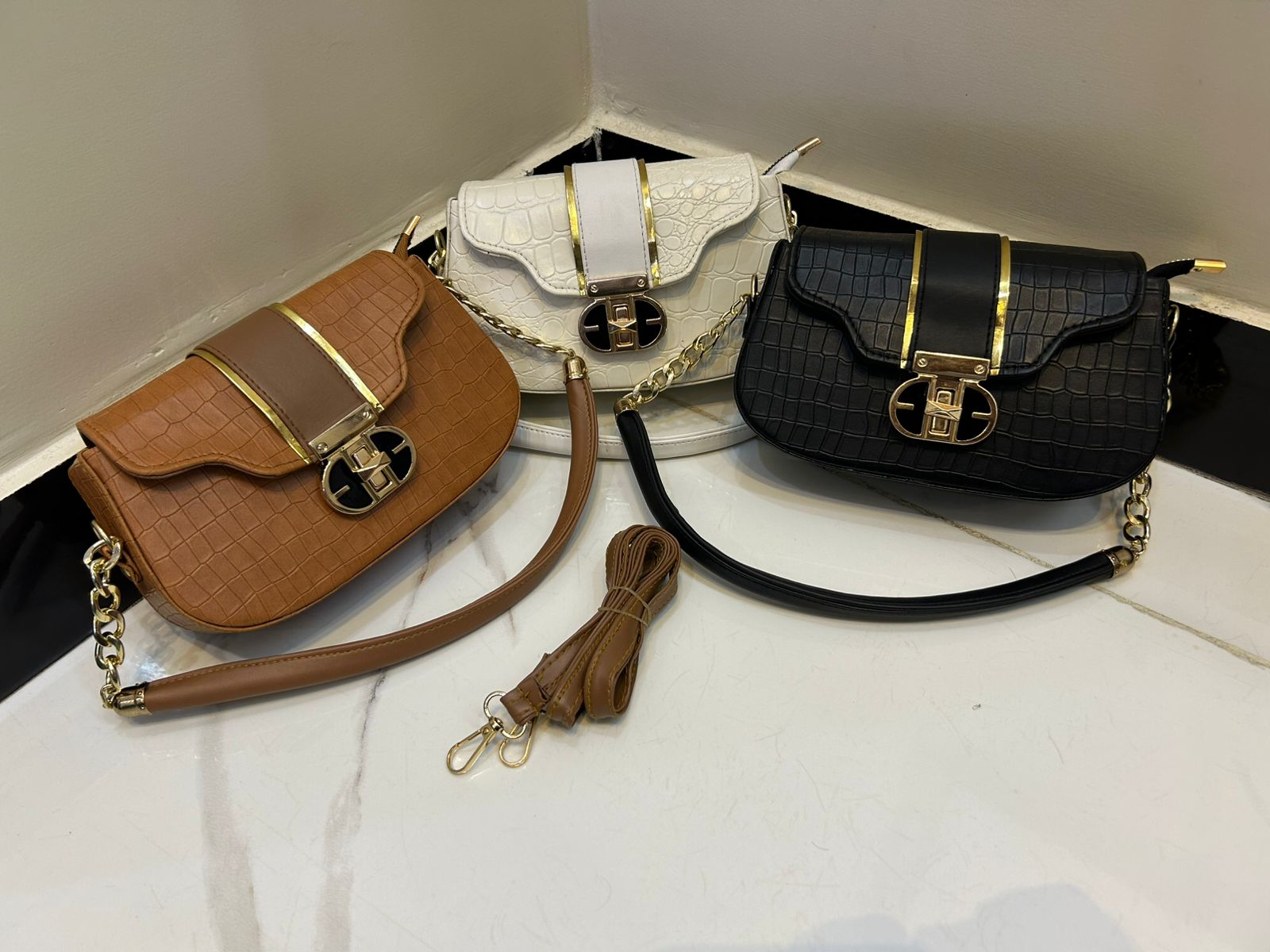 Structured Croc-Embossed Faux Leather Shoulder Bag with Gold-Tone Chain Accent and Geometric Clasp