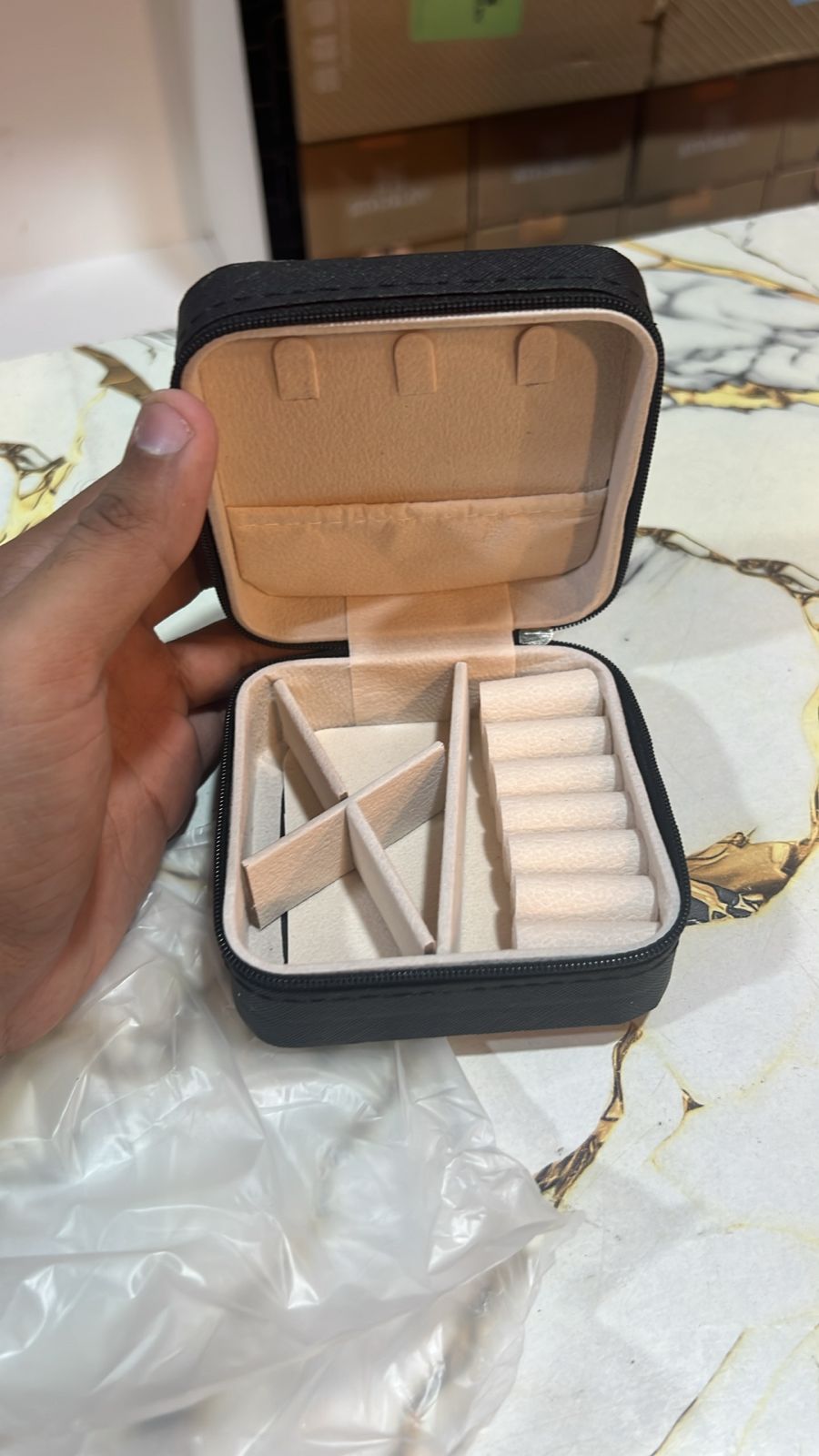Portable Mini Travel Jewelry Box - Compact PU Leather Case with Zipper & Multi-Compartment Storage Organizer - Random Color