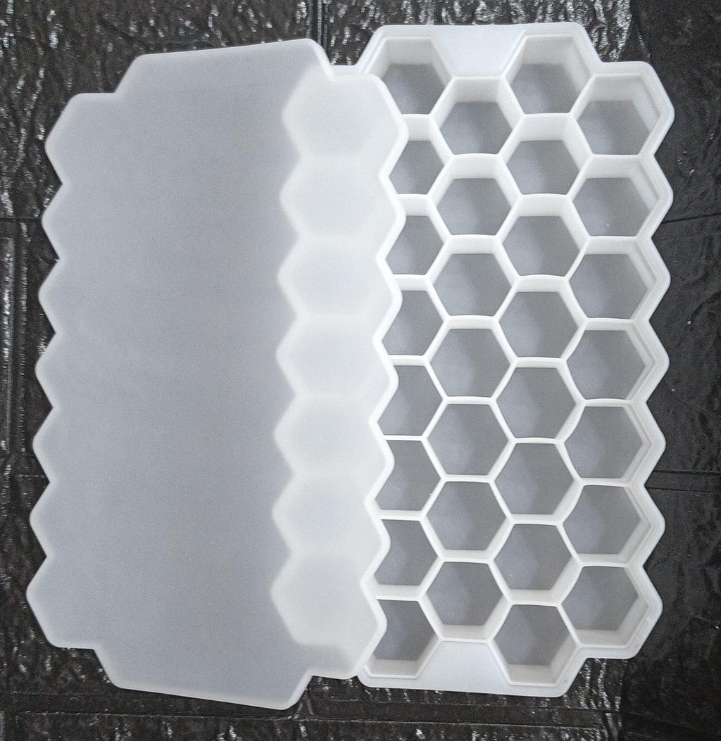 Silicone Ice Cube Tray 37 Grid Ice Cube Mold with Lid Honeycomb Ice Maker Reusable Ice Container for  Coffee Juice (Random Color)