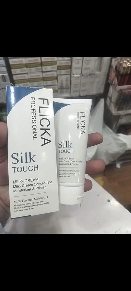 FLiCKA Silk Touch 3‑in‑1 Moisturizer & Primer | Hydrating, Lightweight, Long‑Lasting | Pore Minimizer |