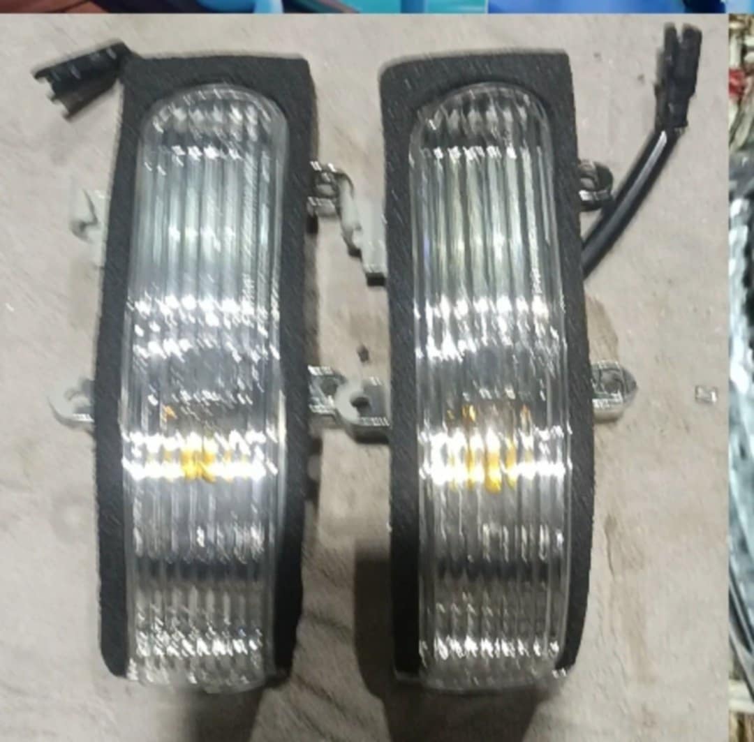 Toyota Corolla (2009–2014) Side Mirror Turn Signal Light