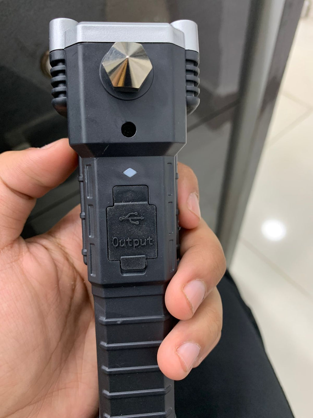 High-power Led Torch Light Rechargeable Flashlight And Multifunctional Tactical Hammer &amp; Power Bank To Charge the Phone With Box (random Color)