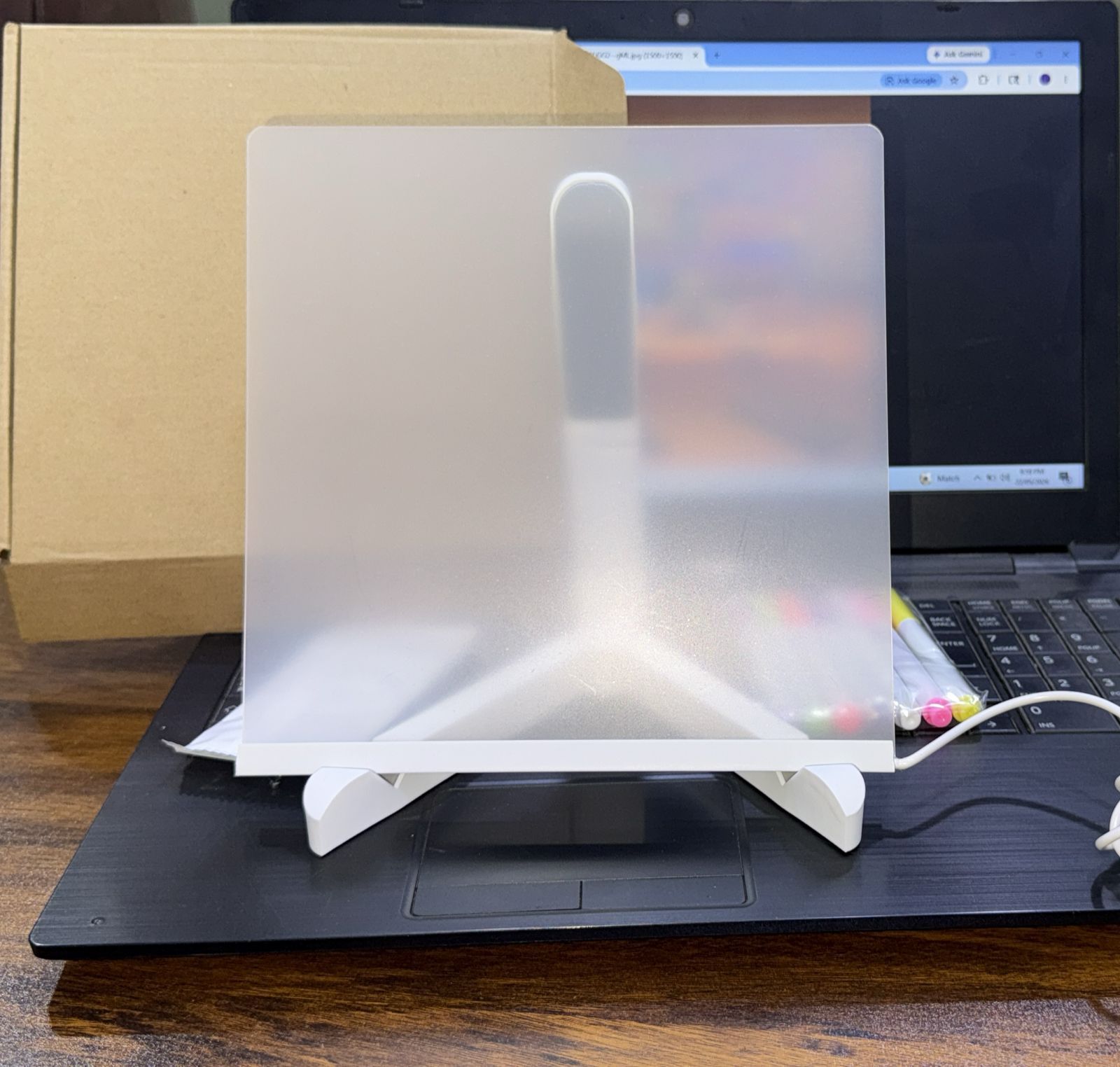 Transparent Acrylic LED Dry Erase Message Board 20x20cm White Stand With Glowing Display