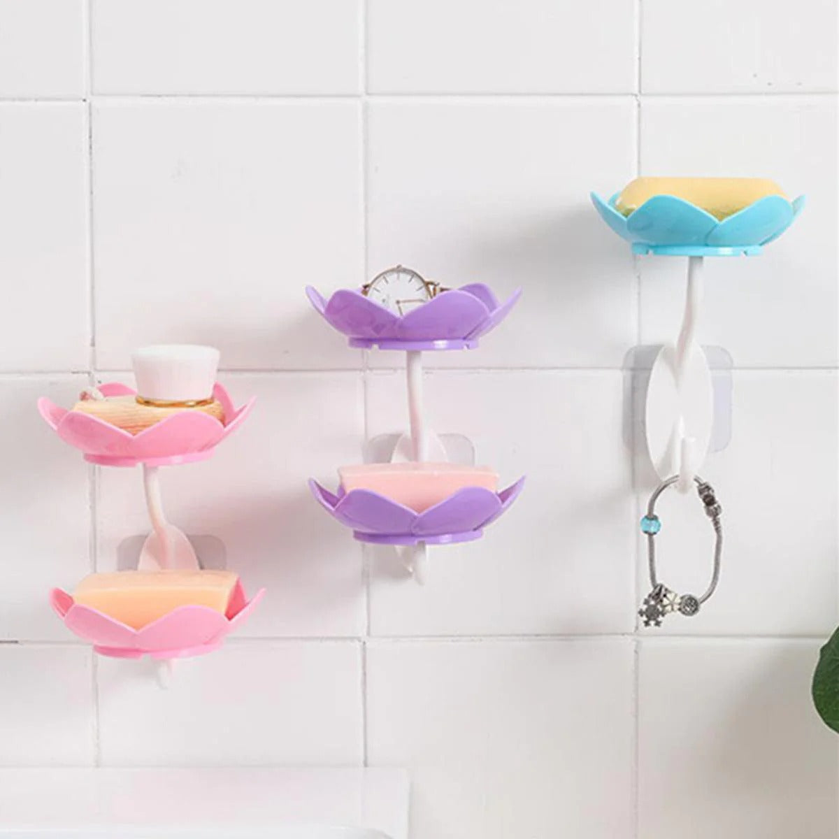 Wall Mounted Double Layer Lotus Flower Shaped Soap Holder (random color)
