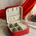 QSJ-178 Mini Jewelry Organizer – Compact Storage Box, Elegant and Practical Accessory for Women- RANDOM COLOUR