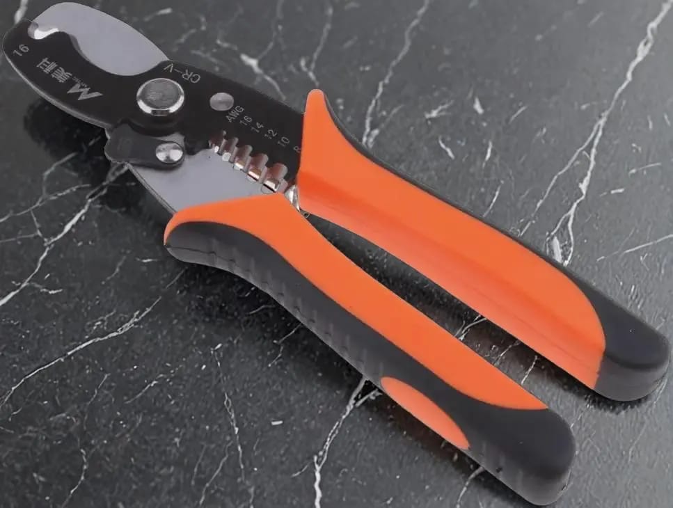 Stainless Steel Wire Cutter Cable Stripper Plier With Multicolor Handle For Household Use (Random Color)