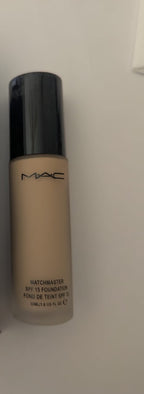 MAC Matchmaster SPF 15 Foundation NC15 – Natural Matte Finish, Medium Buildable Coverage, Oil-Free, Long-Wearing, Shade-Adapting Technology