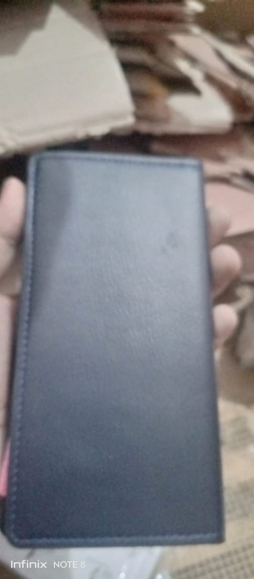 Premium Men’s Long Leather Wallet – Multi-Slot Executive Bifold with Embossed Kangaroo Logo