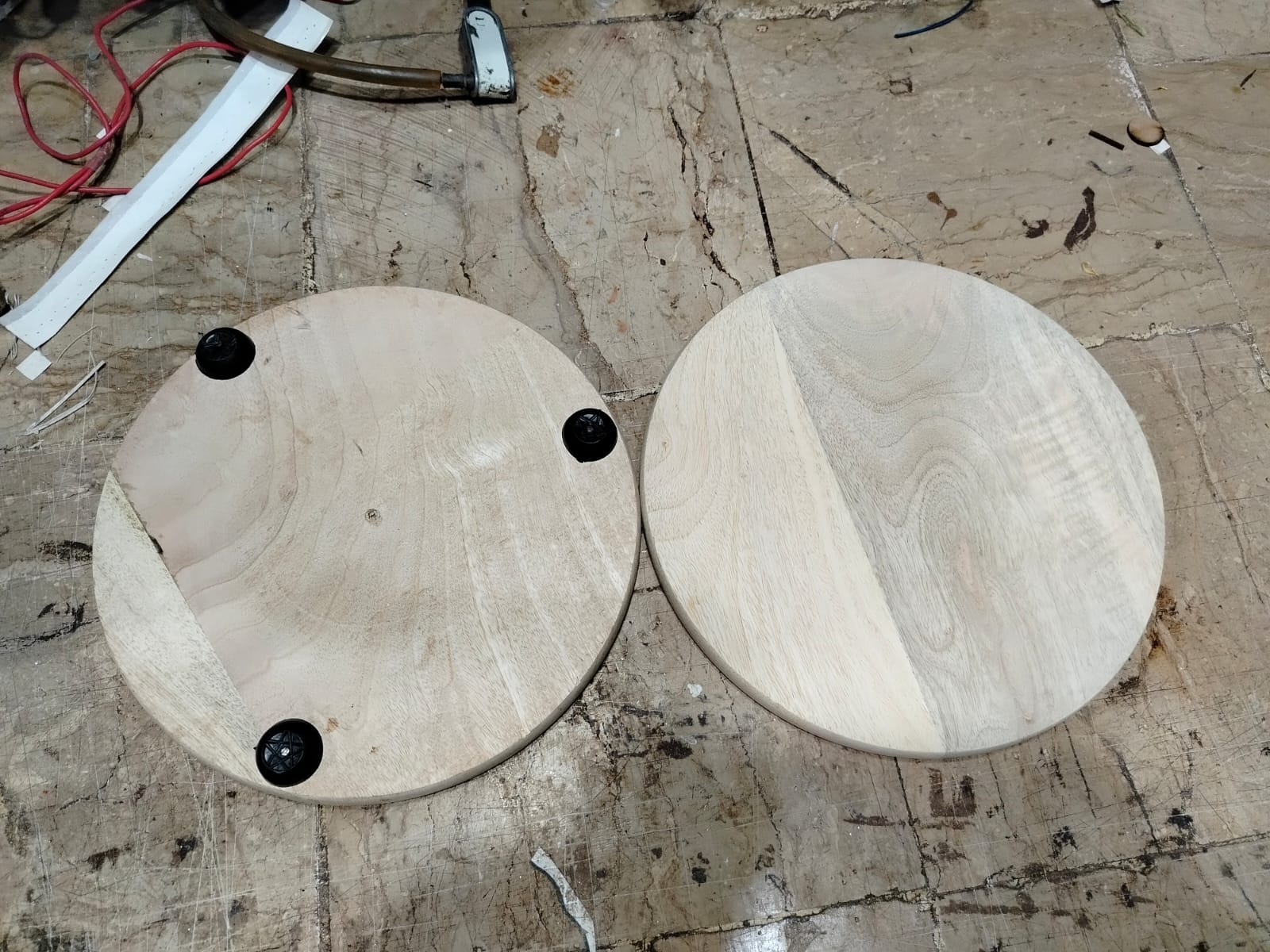 White & Brown Wooden Patra Board – Roti, Chapati & Paratha Making Base