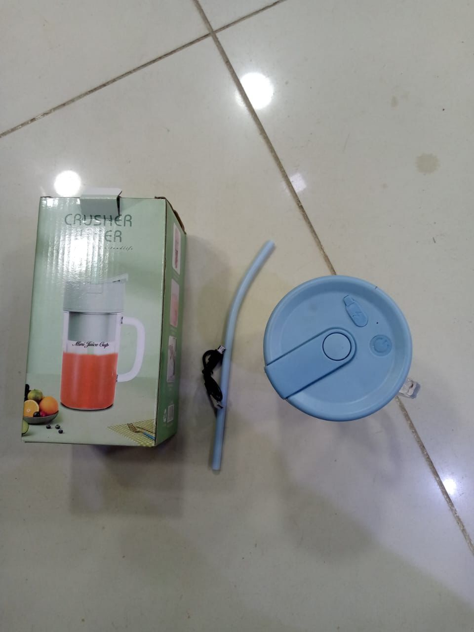 Professional Mini Juicer – Portable Blender & Smoothie Maker with Built-In Straw | Compact Fruit Extractor for Travel & Home Use ~ Random Color