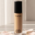 MAC Matchmaster SPF 15 Foundation NC15 – Natural Matte Finish, Medium Buildable Coverage, Oil-Free, Long-Wearing, Shade-Adapting Technology