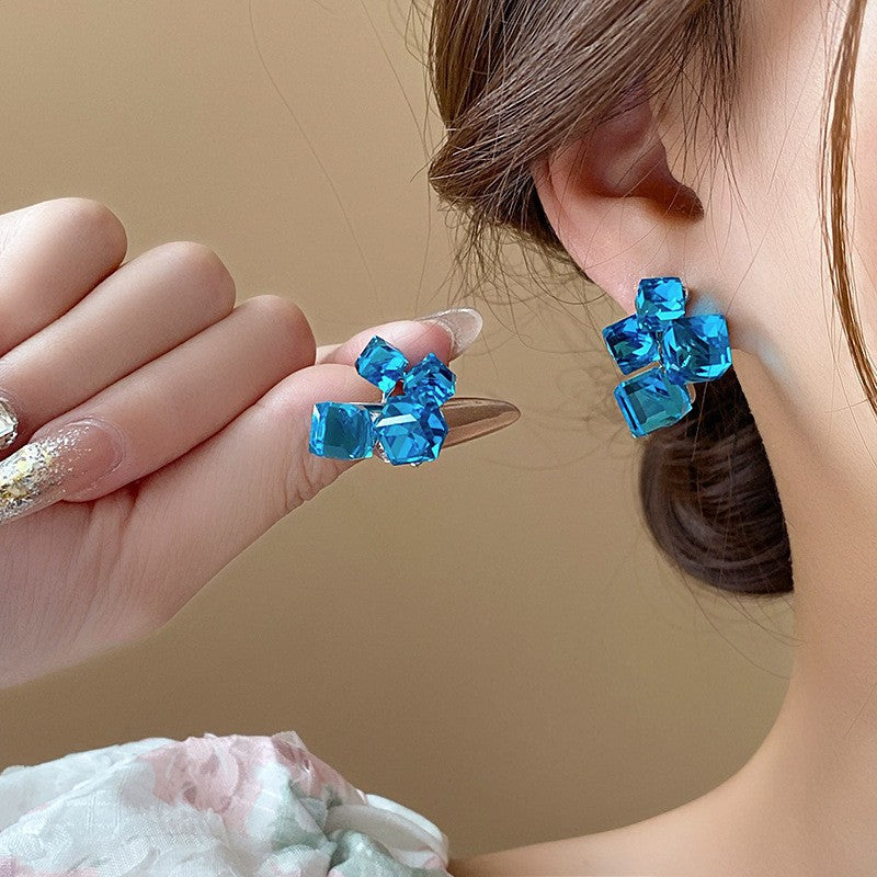 PJX-121 Crystal Sparkling Korean Earrings – Elegant Shine, Premium Style & Stunning Feminine Charm