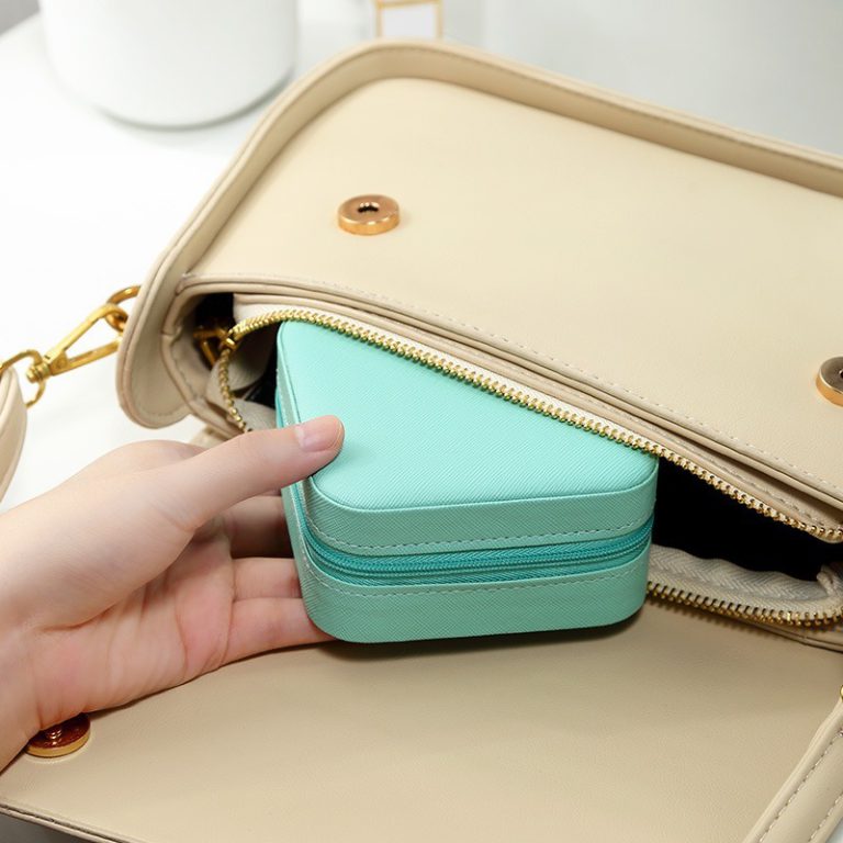 Compact Travel Leather Jewelry Organizer Box – Portable Pocket-Sized Case with Zipper Closure for Rings, Earrings, Necklaces &amp; Accessories – Ideal for Women - Random Color