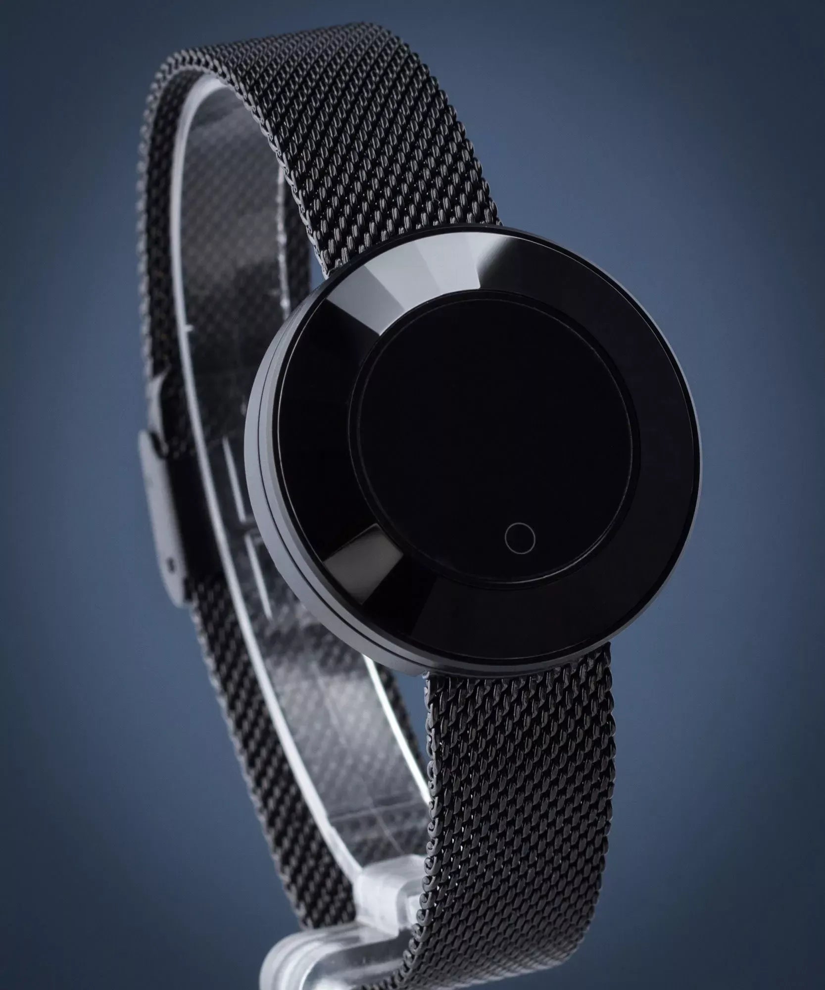 Ladies Smart Watch with Mesh Strap – Stylish Digital Wristwatch