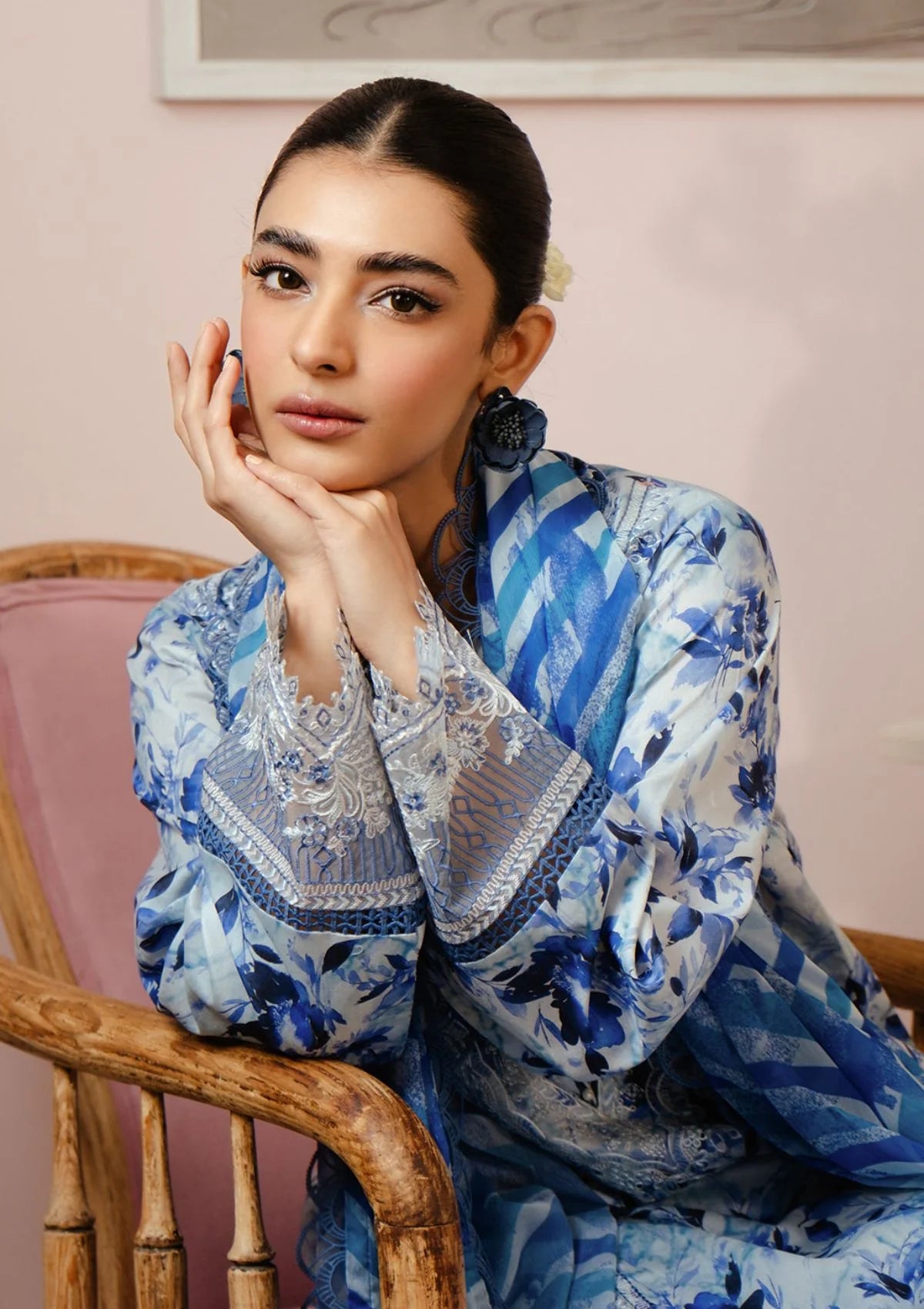 Malina Embroidered Luxury Lawn Unstitched 3Pc Suit – Ice Blue Floral Digital Print with Chiffon Dupatta