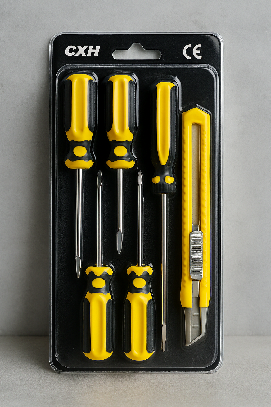 Set of 5 Screwdrivers &amp; 1 Cutter – High Quality Hand Tool Kit with 2 Straight, 3 Cross Screwdrivers &amp; Sharp Cutter for Household and DIY Use