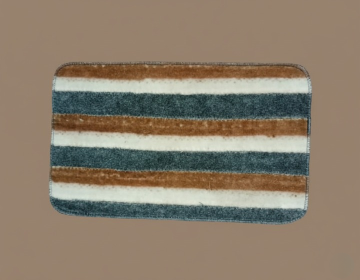 Versatile Absorbent Mat – 25"x16" Ultra-Soft Microfiber Quick-Dry Mat with Non-Slip Backing for Bathroom, Kitchen, and Living Spaces ( Random Design)