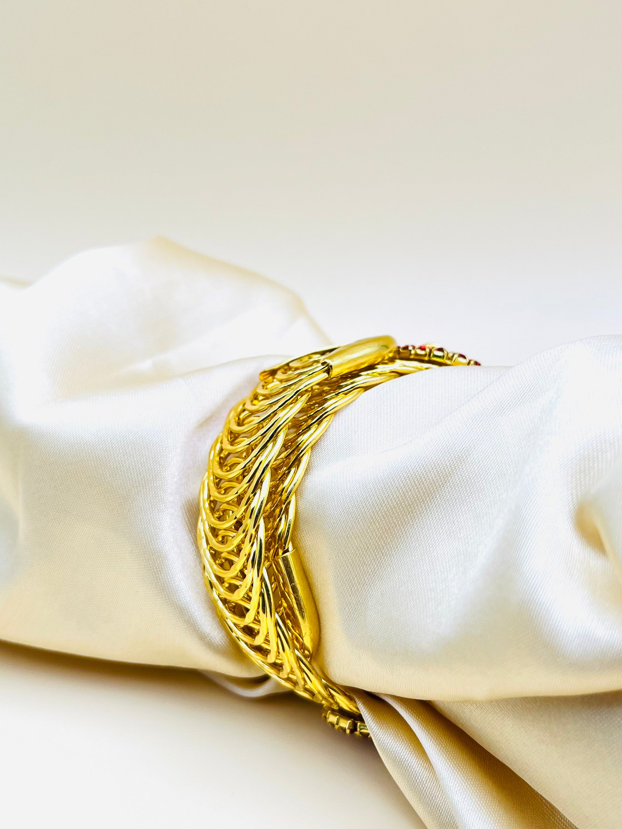 Imported Exquisite Oval Crystal Adjustable Bracelet - Imported Luxury Jewelry | Adjustable Bracelet – Best Quality Artificial Bracelet For Girls &amp; Women | Bracelet For Every Occasion - Random Color 
