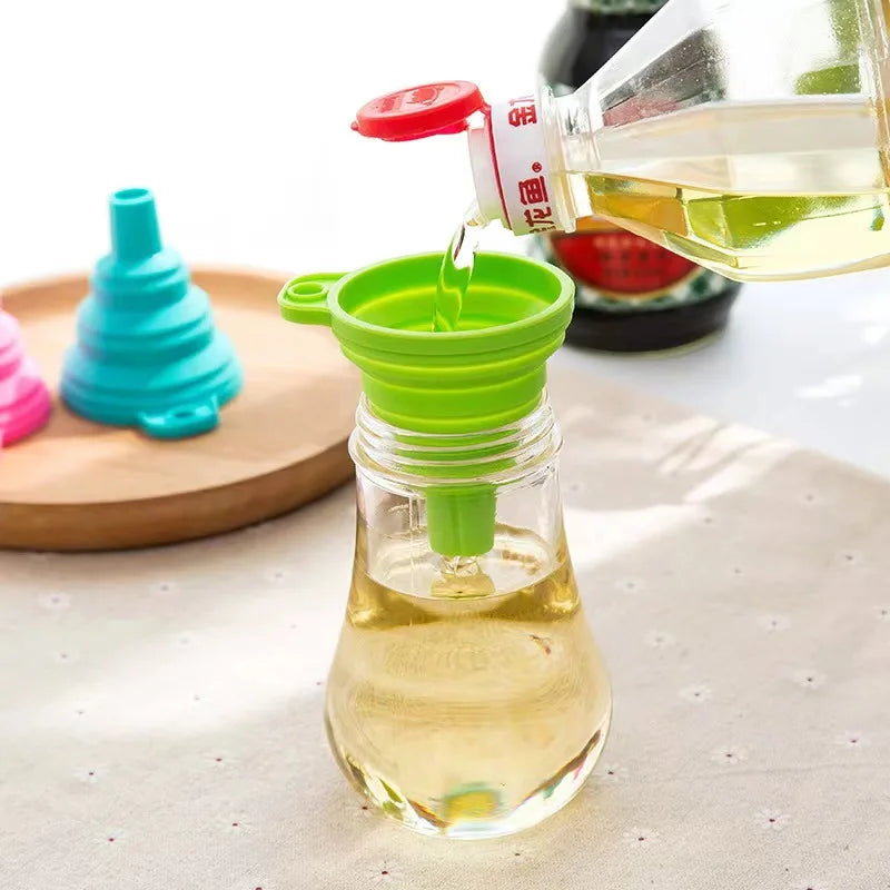 Pack of 3 Silicone Oil Funnel, Kitchen Liquid Oil Dispensing Tool (random color)