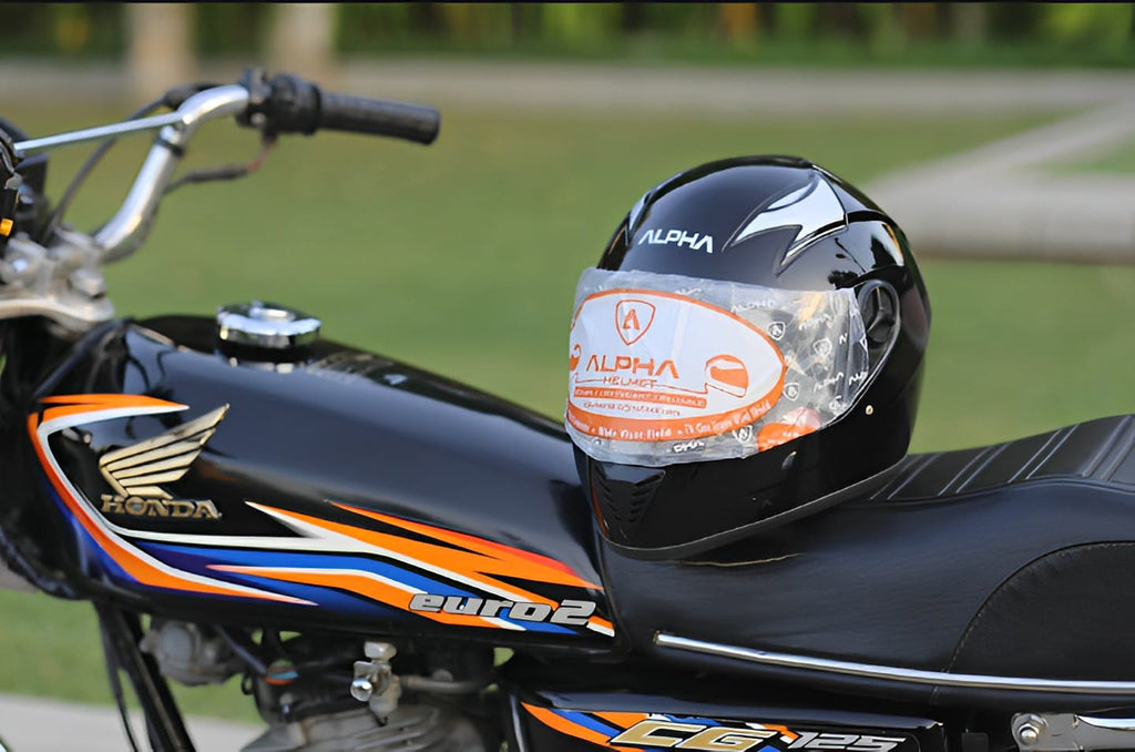 Helmet For Bike Comfortable Helmet For Bike Stylish Look New Design
