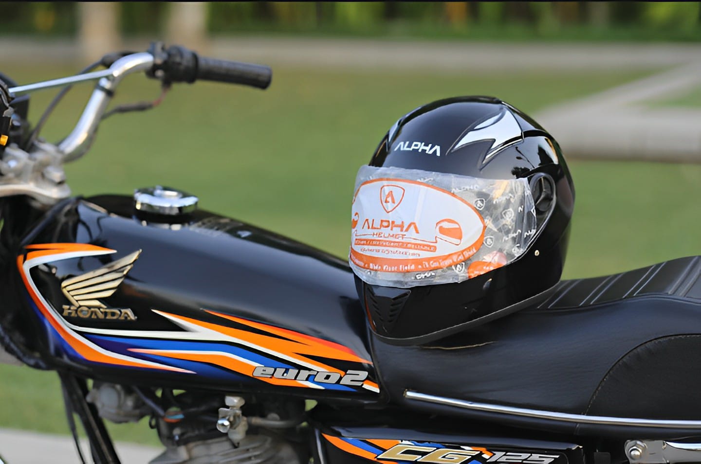 Helmet For Bike Comfortable Helmet For Bike Stylish Look New Design