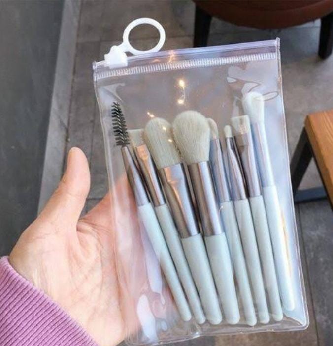 8 Pieces Cute Mini Brushes Pack  (random color)