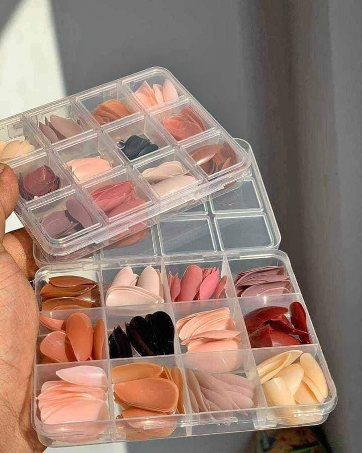 Artificial Nails 144 pcs With Nail Glue, Beautiful Fancy Fake Nails (Random color)
