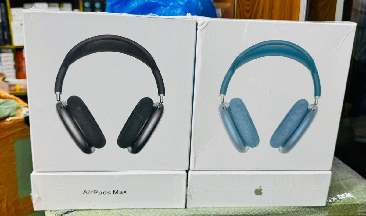 Apple AirPods Max Wireless Over-Ear Headphones. Active Noise Cancelling, Transparency Mode, Spatial Audio, Refurbished Headphones(random color)