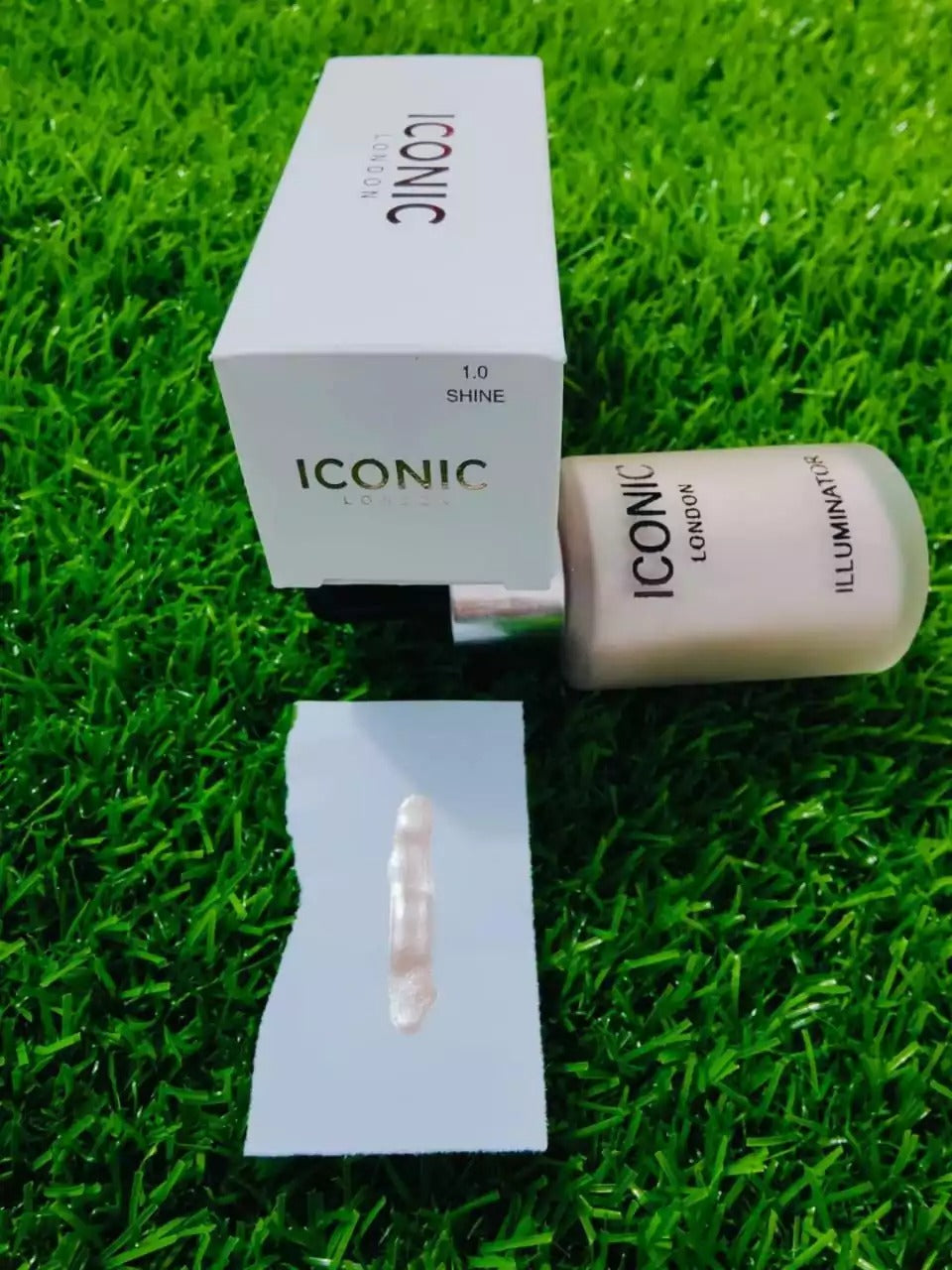 ICONIC ILLUMINATOR  SHINE LIQUID HIGHLIGHTER
