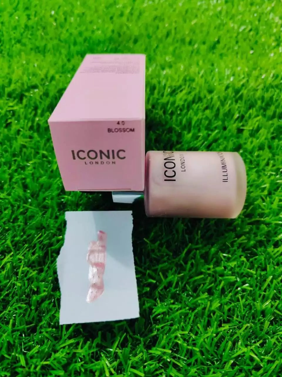 ICONIC ILLUMINATOR  SHINE LIQUID HIGHLIGHTER