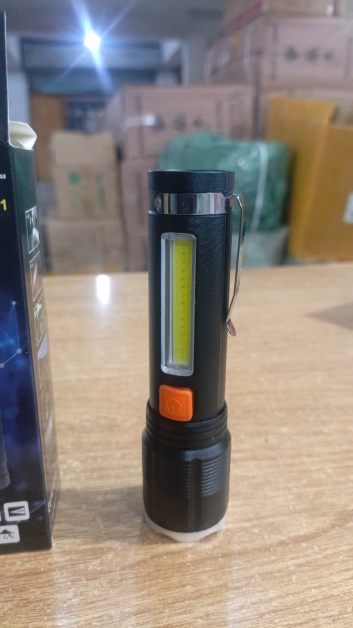 P50 super light rechargeable flashlight - Super bright Led Light - zoomable Rechargeable torch 3 mode