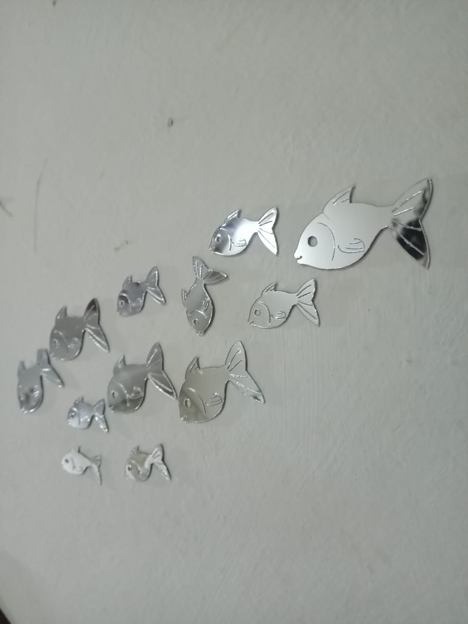 30 Pcs  Acrylic Fishes Mirror Wall Art Decor Fishes Mirror Stickers Decals for Kids Girls Bedroom Bathroom Playroom silver