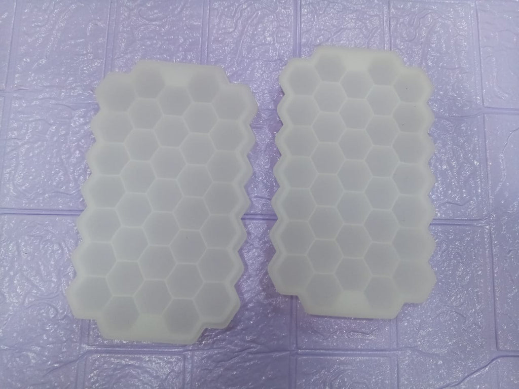 Silicone Ice Cube Tray 37 Grid Ice Cube Mold with Lid Honeycomb Ice Maker Reusable Ice Container for  Coffee Juice (Random Color)