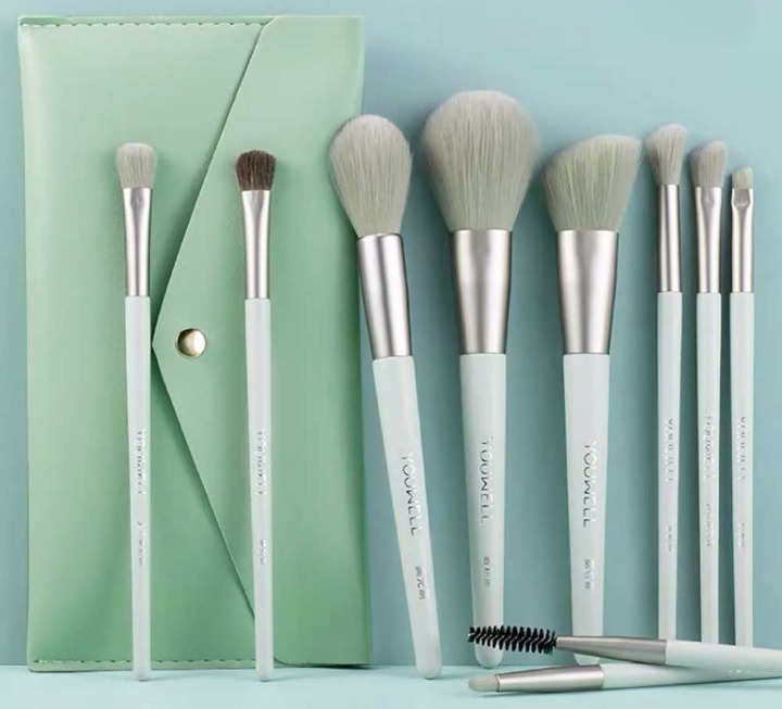 7 Pcs makeup Brush Set Complete Lip Brush Eye Shadow Loose Powder Brush Beauty Tools With Pouch (Green)
