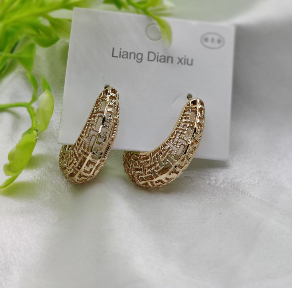Imported Elegant Crystal Flower Dangle Earrings – Graceful &amp; Stylish - Luxurious Gold Finish | Best Quality Artificial Earrings For Girls &amp; Women