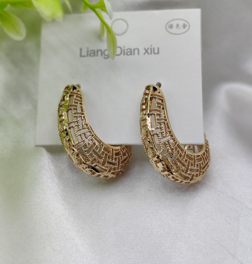 Imported Elegant Crystal Flower Dangle Earrings – Graceful &amp; Stylish - Luxurious Gold Finish | Best Quality Artificial Earrings For Girls &amp; Women