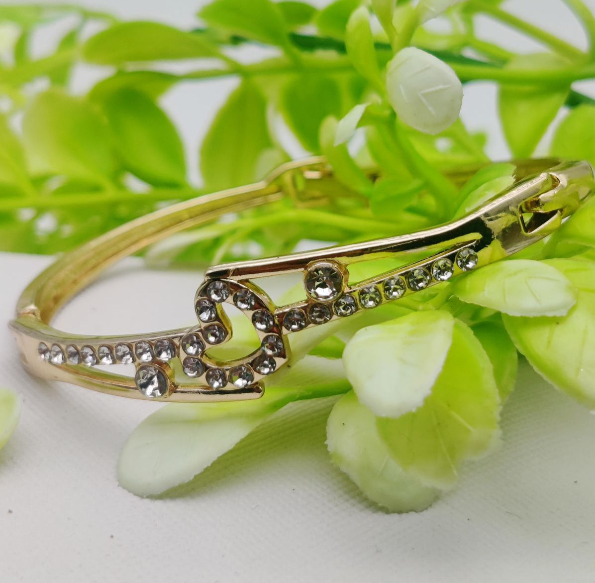 Imported Adjustable Heart-Link Crystal Bracelet – Elegant Sparkle Redefined | Best Quality Artificial Bracelet For Girls &amp; Women | Bracelet For Every Occasion | Elegant Design