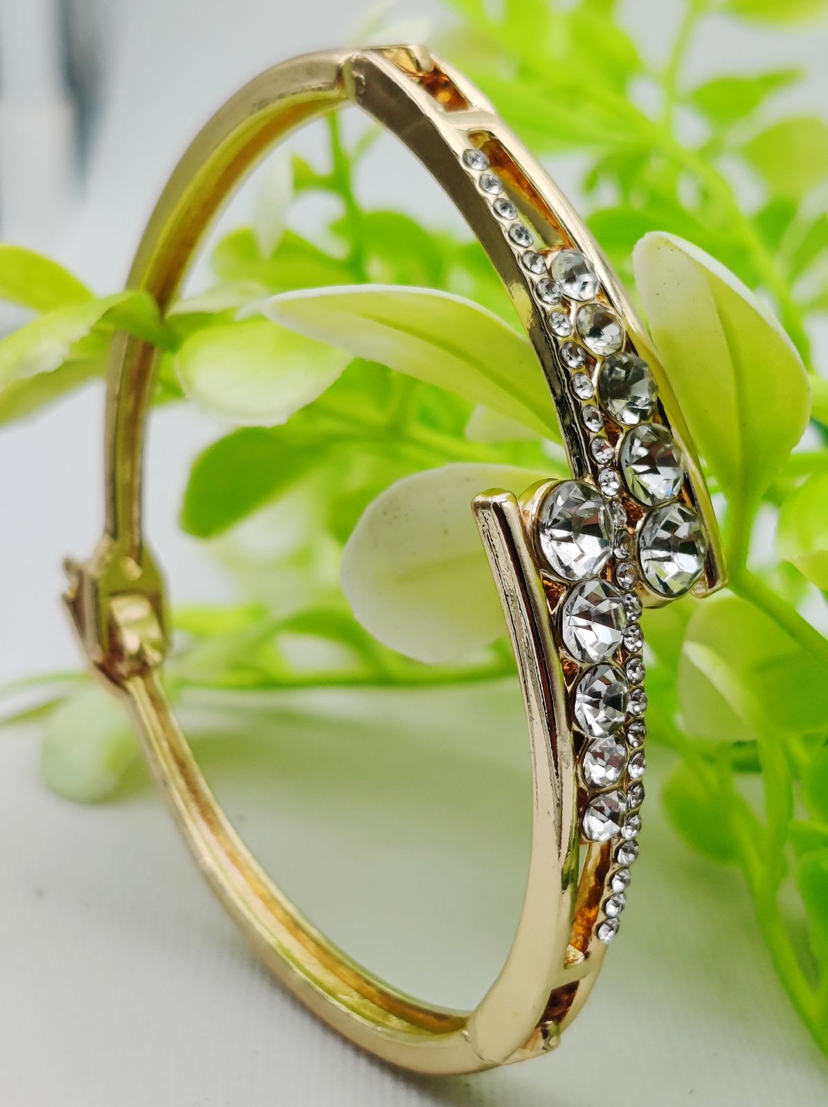 Radiant Elegance Adjustable Crystal Bracelet – | Best Quality Artificial Bracelet For Girls &amp; Women | Imported Glamour for Every Occasion | Elegant Design