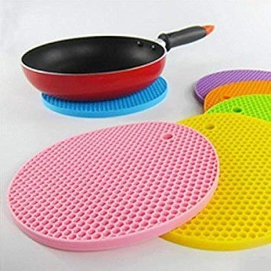 Multifunction Original Heat Resistant Silicone Mat Nonslip Pads Pot Holder Table Place mat (random color)