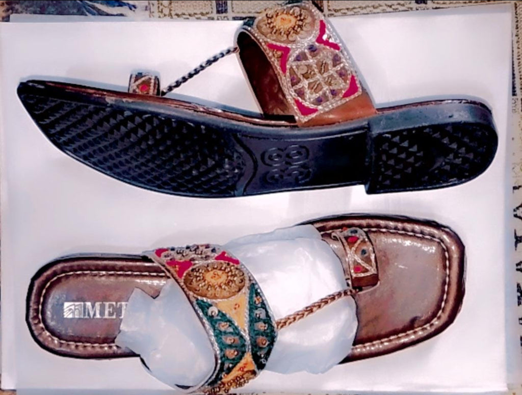 Kolhapuri Slipper Design No. 25-76 – Classic Beige Traditional Footwear (With Box )