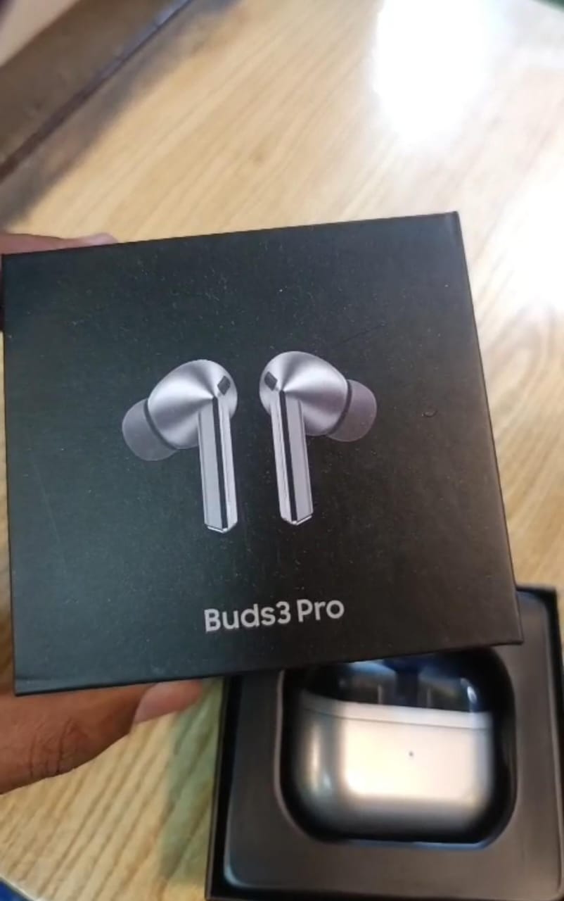 Samsung Galaxy Buds 3 Pro True Wireless Bluetooth Earphones Hi-Fi Sound, Long Battery Life, Touch Controls, and Comfortable In-Ear Design – Premium Audio for Calls, Music, and Gaming