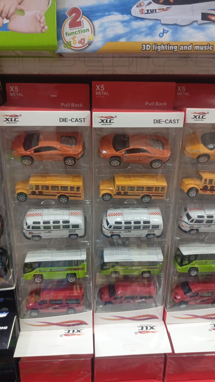 5-Piece Die Cast Metal Car and Bus Set – 1:64 Scale City Vehicle Collection for Kids – Pull Back &amp; Release – Durable Metal &amp; Plastic Construction – Educational Toy for Ages 3+