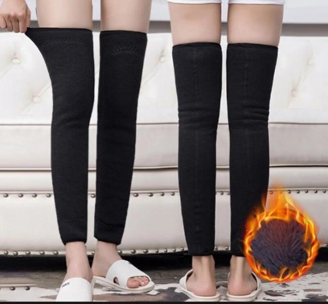 Unisex Wool Knee Length Leg Warmers – Plain Black, Comfortable &amp; Stylish Winter Wear, Easy to Wear - Without Belt (1 Pair)