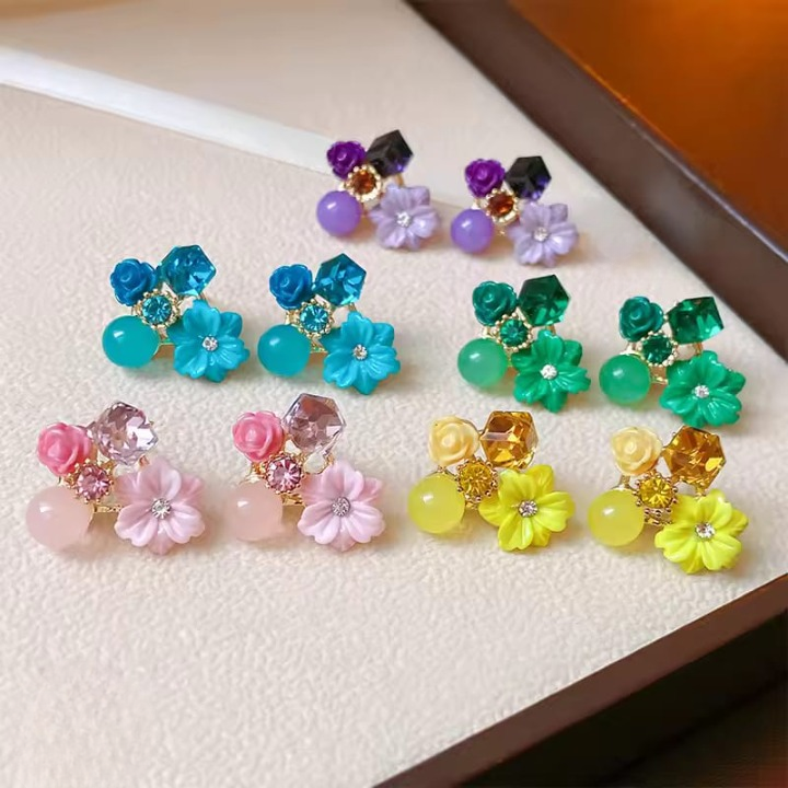 Flower Crystal Korean Earrings – Elegant Women’s Fashion Jewelry in Multiple Colors (Black, Blue, Red, Yellow, Green, Sky Blue, Purple, Light Pink, Dark Pink (AXT-104)