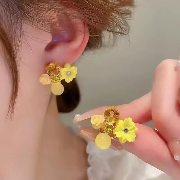 Flower Crystal Korean Earrings – Elegant Women’s Fashion Jewelry in Multiple Colors (Black, Blue, Red, Yellow, Green, Sky Blue, Purple, Light Pink, Dark Pink (AXT-104)