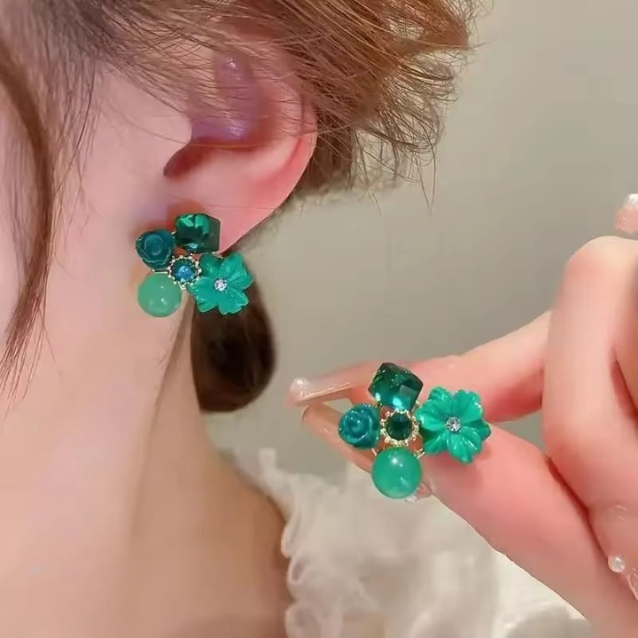 Flower Crystal Korean Earrings – Elegant Women’s Fashion Jewelry in Multiple Colors (Black, Blue, Red, Yellow, Green, Sky Blue, Purple, Light Pink, Dark Pink (AXT-104)