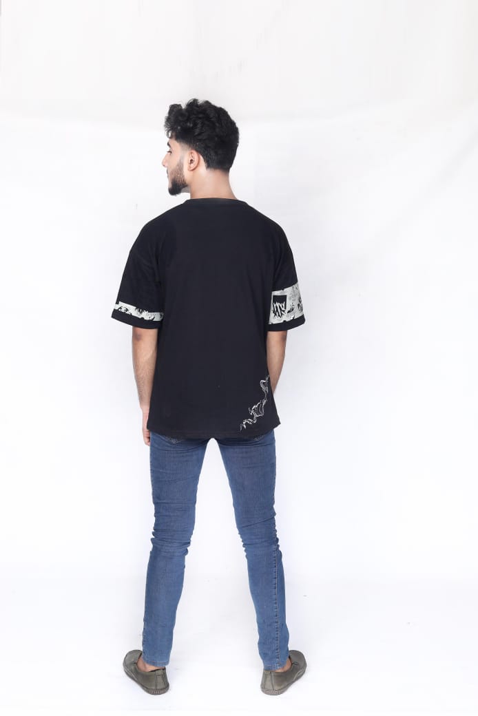 Professional Fashion Model for Urban Streetwear Apparel: E-commerce Studio Photography, Brand Ambassador, and High-Impact Social Media Content Creator