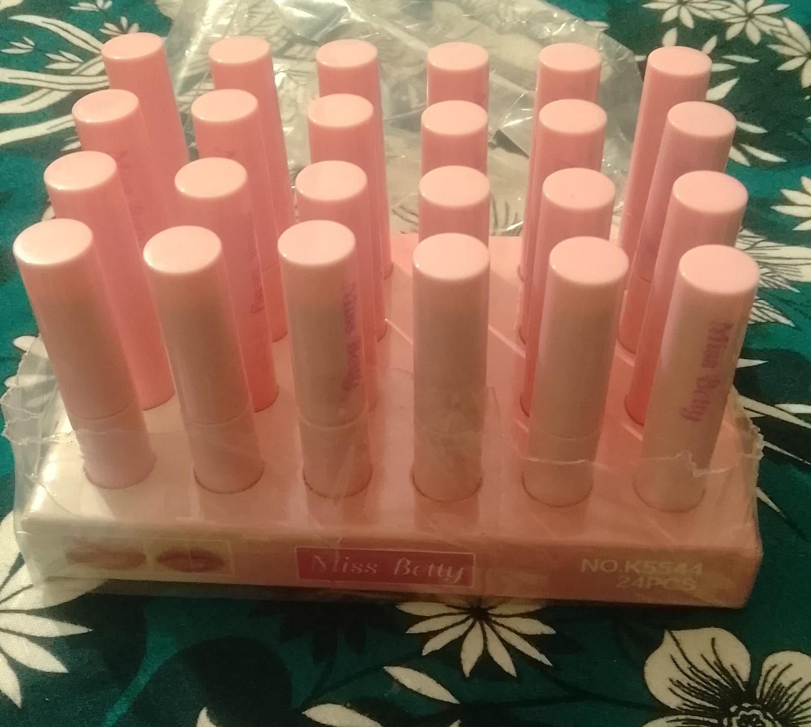 Miss Betty Multipurpose Jelly Highlighter Stick – Creamy Glitter Eyeshadow, Lip Balm & Face Highlighter