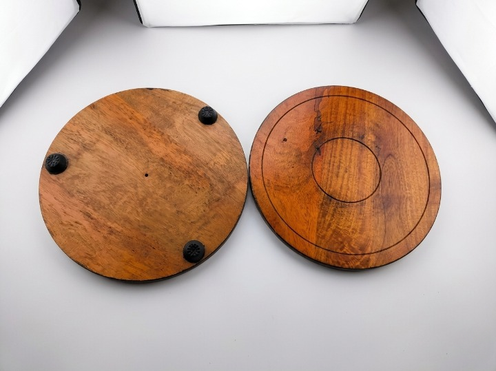 White & Brown Wooden Patra Board – Roti, Chapati & Paratha Making Base