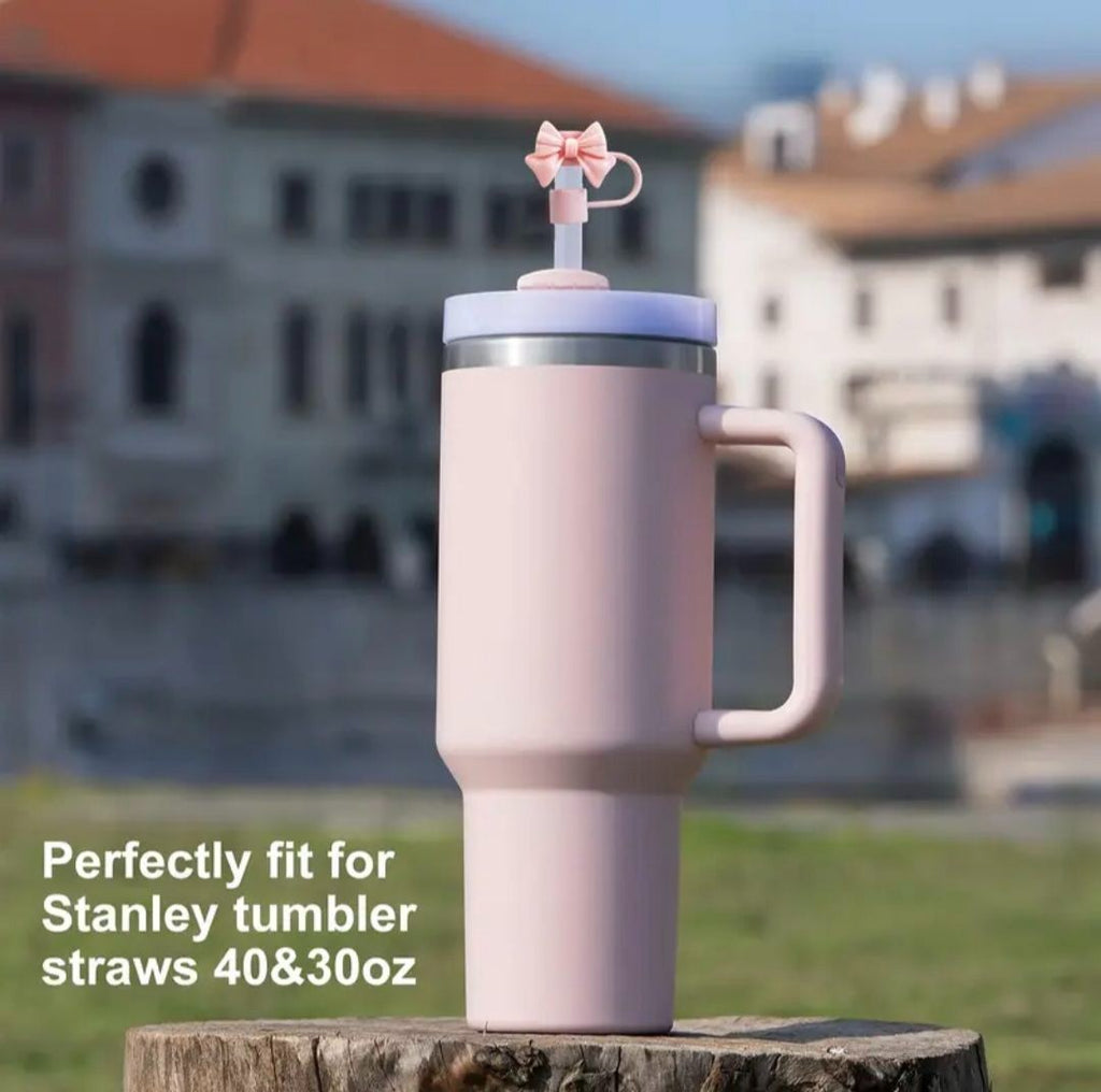 1PC Cute Bow Straw Cap Cover for 10mm Straws – Fits Stanley Tumbler Cups, Dustproof & Leak-Resistant (Random Color)
